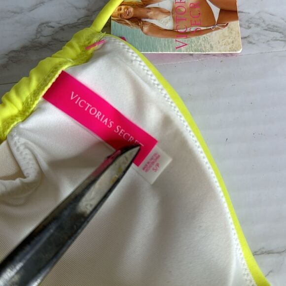Victoria’s Secret Y2K neon yellow bling bikini top size small - Picture 6 of 7